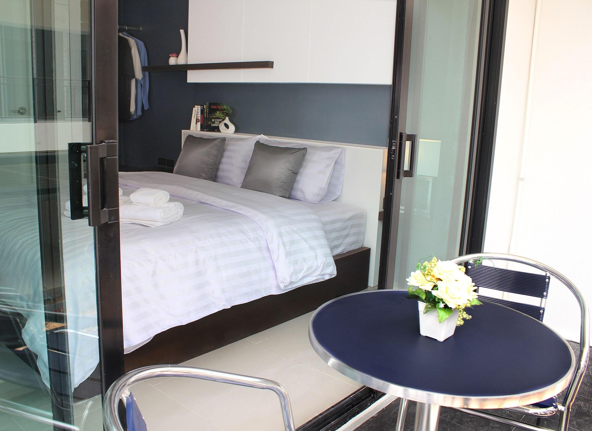 The Artist House Hotell Patong Exteriör bild