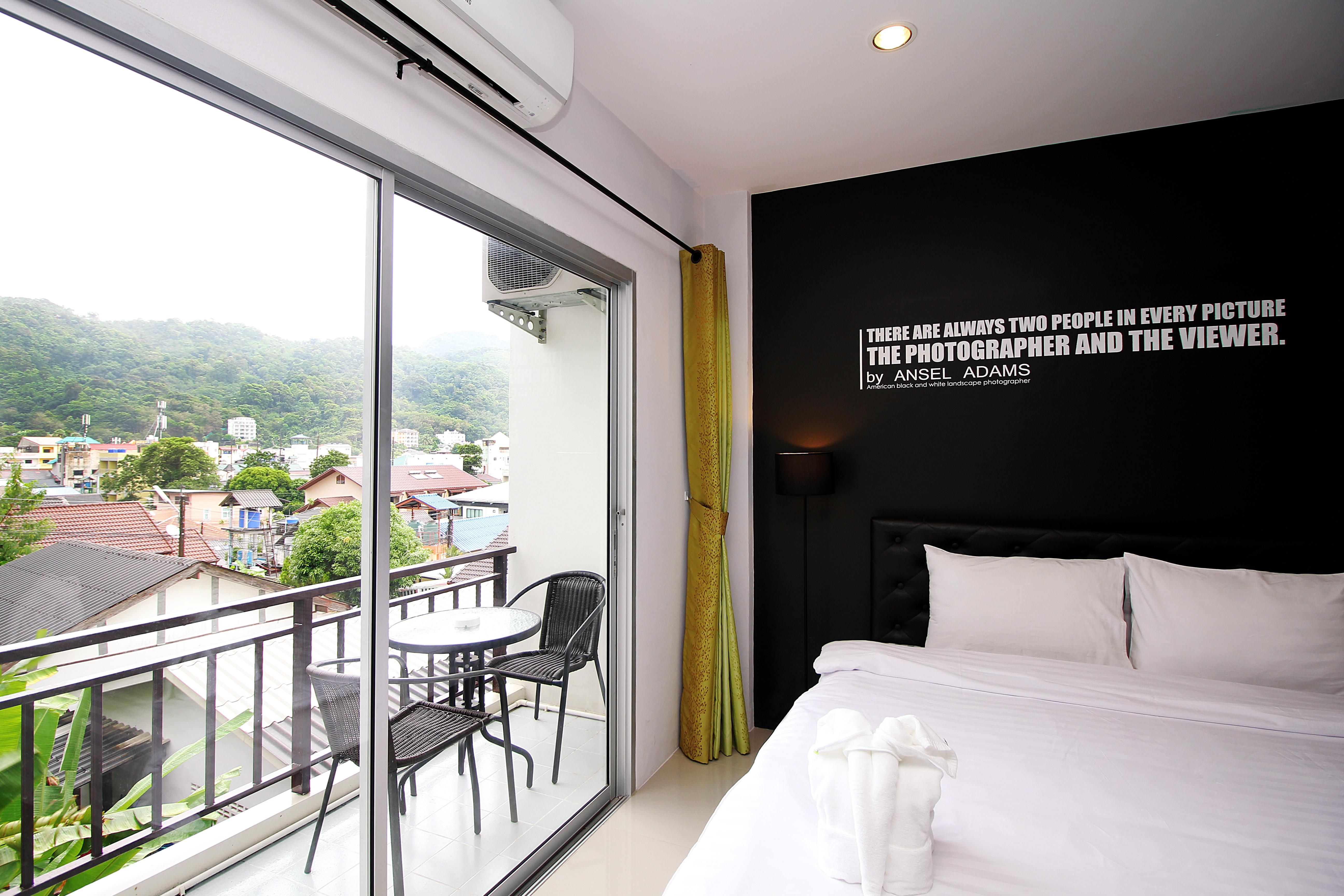 The Artist House Hotell Patong Exteriör bild