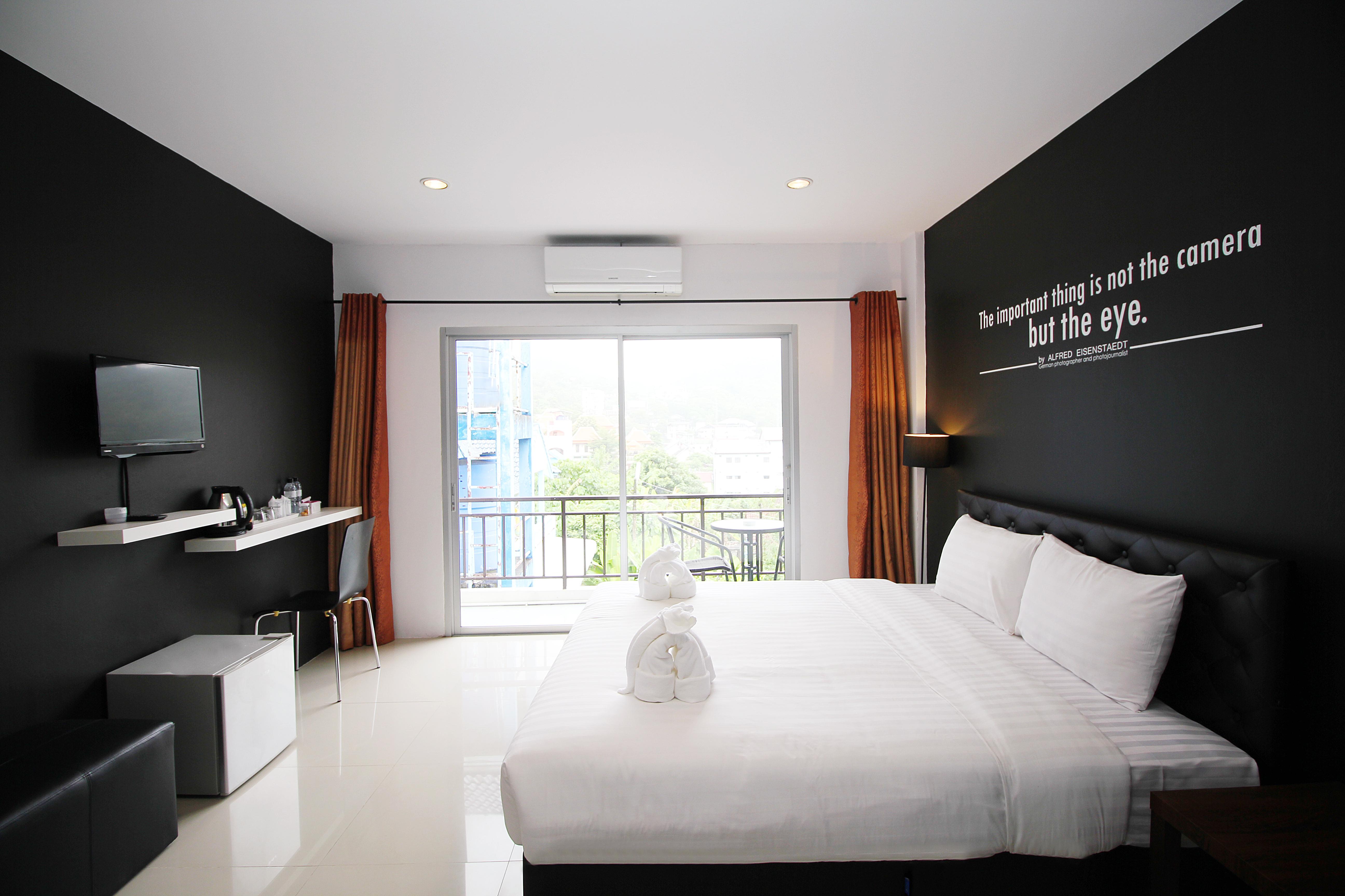 The Artist House Hotell Patong Exteriör bild