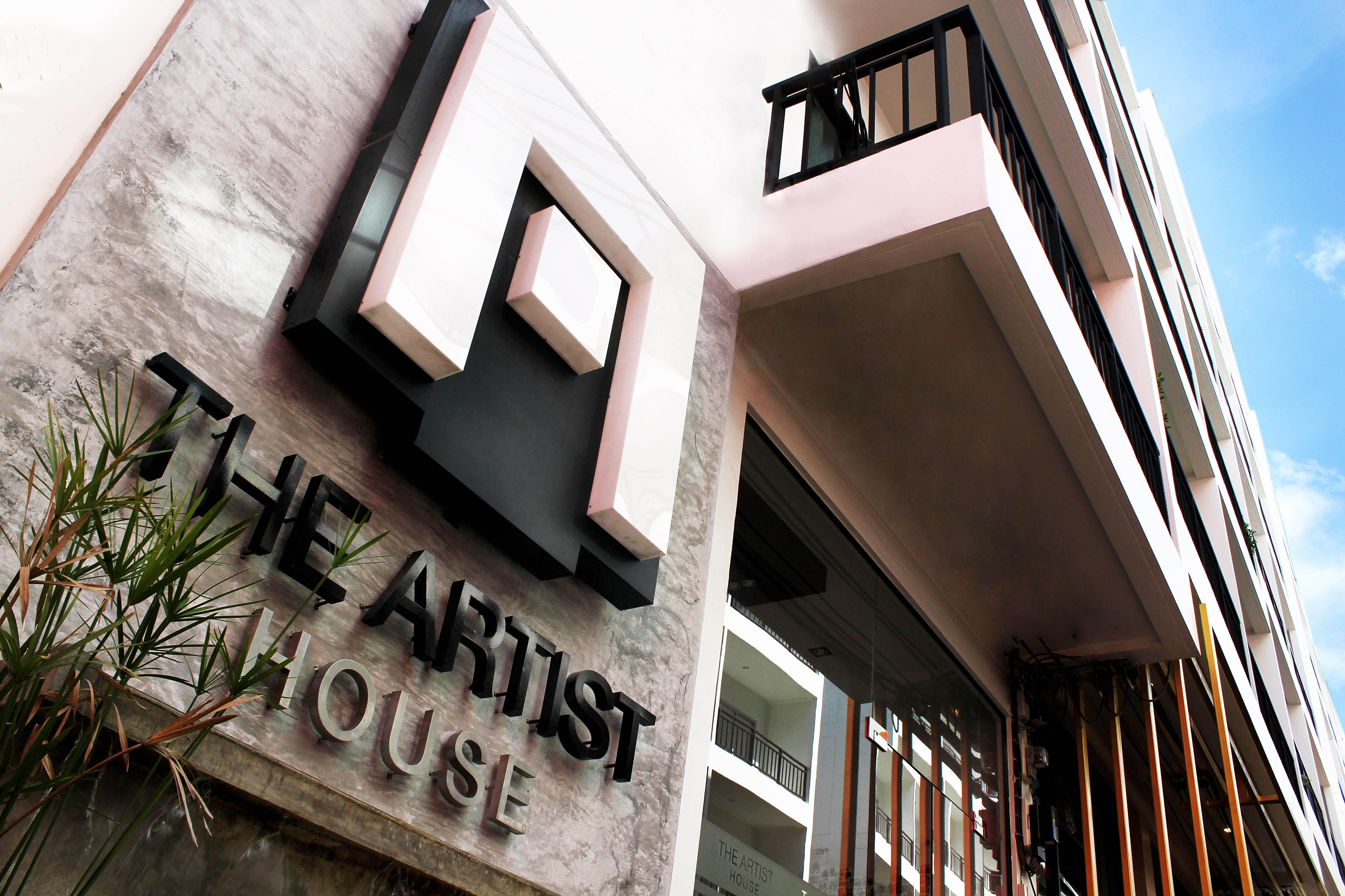 The Artist House Hotell Patong Exteriör bild