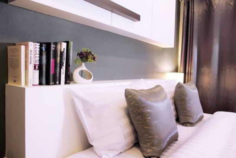 The Artist House Hotell Patong Exteriör bild